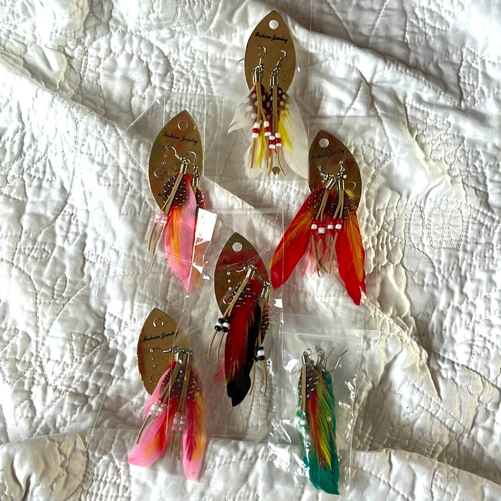 Mini feather earrings